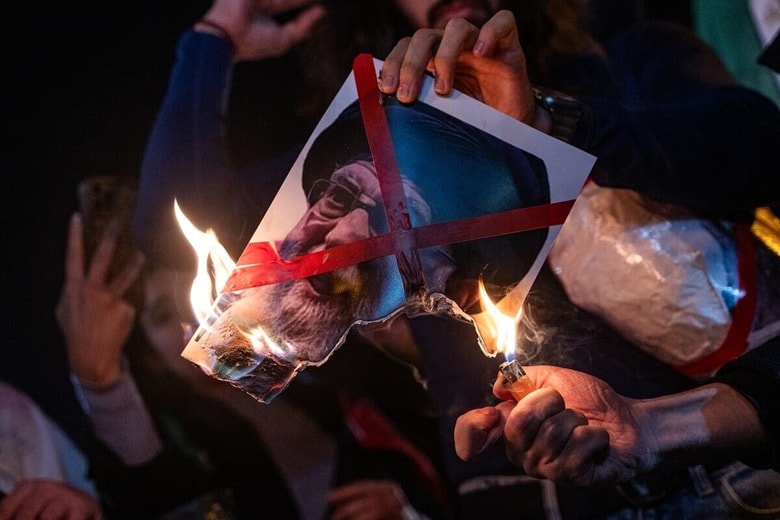 怒りの矛先はハメネイ率いる現イラン政権に向かっている　Marc Asensio-shutterstock