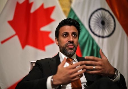 　インド訪問中のカナダのシドゥ国際貿易相（写真）は１３日、カナダは「新たなプロセス」の下で貿易交渉再開を切望していると述べた。ニューデリーで撮影(２０２５年　ロイター/Anushree Fadnavis)