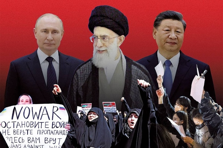 （左から）ロシアのプーチン、イランのハメネイ師、中国の習に国民の圧力が強まっている　PHOTO ILLUSTRATION BY SLATE. PHOTOS BY AFPｰGETTY IMAGESｰSLATE, KEVIN FRAYERｰGETTY IMAGESｰSLATE, MAJIDｰGETTY IMAGESｰSLATE, AND ALEXANDR DEMYANCHUKｰSPUTNIKｰAFPｰGETTY IMAGESｰSLATE