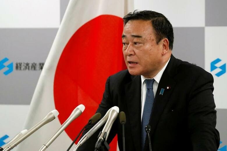 梶山弘志経済産業相(写真)は衆院予算委員会で、新型コロナウイルス感染症対策として第2次補正予算に計上されている「家賃支援給付金」の事務委託費は942億円で、リクルートと契約する予定だと明らかにした。写真は都内で昨年10月撮影(2020年　ロイター/ISSEI KATO)