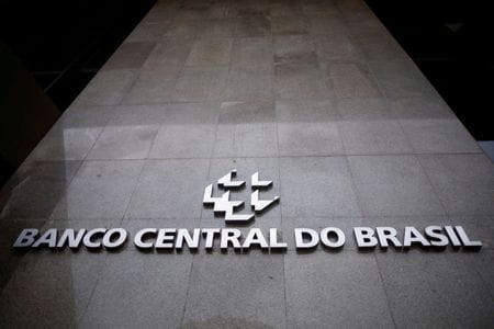 ブラジル中央銀行のニルトン・ダヴィ金融政策担当理事は１７日、基本的なシナリオは以前から示しているように１００ベーシスポイント（ｂｐ）の利上げだと述べた。写真は２０２４年１２月、ブラジリアで撮影（２０２５年　ロイター/Adriano Machado）