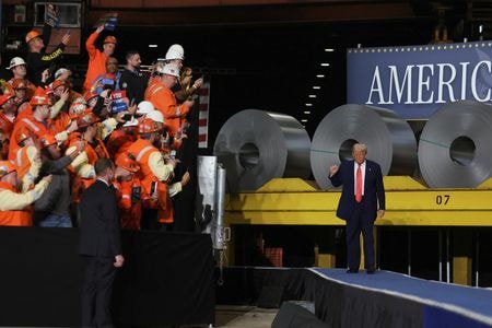 トランプ米大統領は３０日、ペンシルバニア州ピッツバーグ郊外の製鉄所で、鉄鋼の輸入関税を２倍の５０％に引き上げると表明した。写真は５月３０日、ペンシルバニア州ウェスト・ミルフィンで撮影（２０２５年　ロイター/Leah Millis）