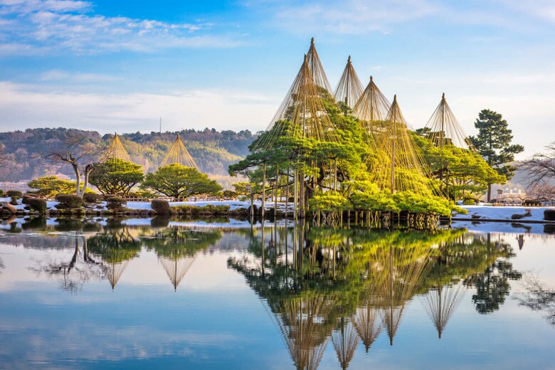 兼六園（金沢）Sean Pavone- shutterstock