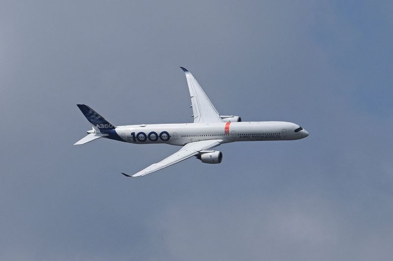 エアバスA350型機、豪から仏へ24時間ノンストップ飛行完了
