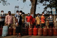 世界で人口23億人が「都市封鎖」状態に　新型コロナ感染拡大を止められるか