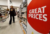 「収入圧縮」で知らぬ間に進むイギリスの貧困化