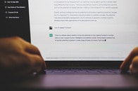 誤情報も流暢に作成する対話型AI「ChatGPT」の科学への応用と危険性