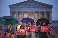 2600万人が申請中の「学生ローン徳政令」、合憲性を疑問視する保守派判事の判断は？