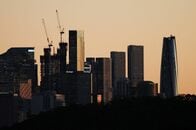 豪9月就業者予想外の減少、失業率5年ぶり高水準　利上げ観測後退