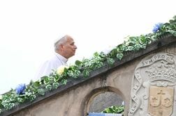 ローマ教皇、聖職者の性的虐待根絶へ決意　仏で被害者と面会