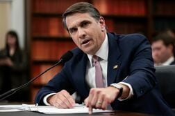 トランプ氏、ブランシュ司法長官代行「非常に有能」　長官に指名方針
