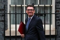 英米首脳が電話会談、ウクライナ停戦へ協力継続で一致
