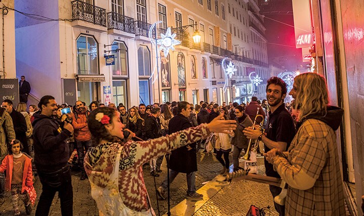 債務を着実に返済し、経済成長を遂げるポルトガル　HORACIO VILLALOBOSーCORBIS／GETTY IMAGES