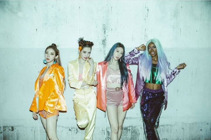 BLACKSWANの4人に2人の新規メンバーが加わった　@drenter_official/Instagram