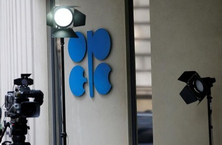 　５月２５日、欧州時間の原油相場は下落。石油輸出国機構（ＯＰＥＣ）は同日、減産延長の期間を決めるためにウィーンで総会を開いている（２０１７年　ロイター/Leonhard Foeger）