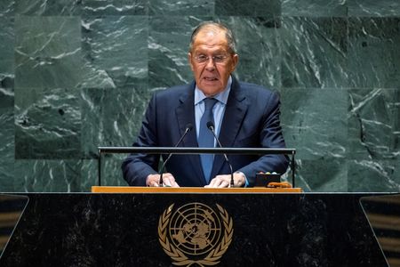 　１１月１日、ロシアのラブロフ外相は、モスクワで北朝鮮の崔善姫外相と会談した。ニューヨークの国連本部で９月２８日撮影（２０２４年　ロイター/Eduardo Munoz）