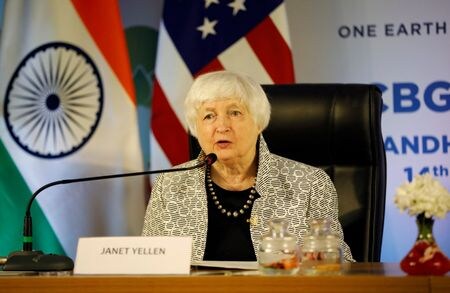 　イエレン米財務長官は１７日、米国はインドのエネルギー転換を加速させるため、資本コストを引き下げ、民間投資を増やす投資プラットフォームの開発に向けてインドと協力していると述べた。１７日撮影（２０２３年　ロイター／Amit Dave）