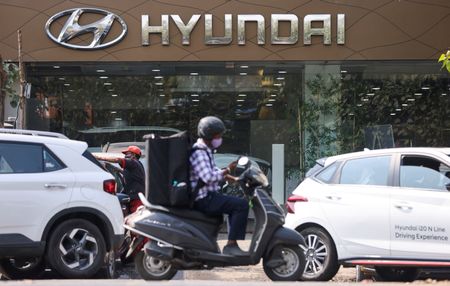 ６月１５日、韓国現代自動車のインド子会社が、ムンバイ証券取引所への上場をインド証券取引委員会（ＳＥＢＩ）に申請した。同国最大のＩＰＯとなる可能性がある。写真はムンバイで２０２２年２月撮影（２０２４年　ロイター／Francis Mascarenhas）