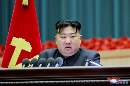 　１２月４日、北朝鮮の金正恩朝鮮労働党総書記が、出生率低下に歯止めをかける取り組みが必要だと指摘した。写真は４日公開（２０２３年　ロイター/KCNA）