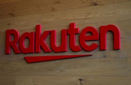 　７月４日、楽天グループは連結子会社の楽天証券ホールディングス（ＨＤ）が同日、東京証券取引所に新規上場申請を行ったと発表した。写真は楽天のロゴ。２０１９年５月、都内で撮影（２０２３年　ロイター/Sam Nussey）