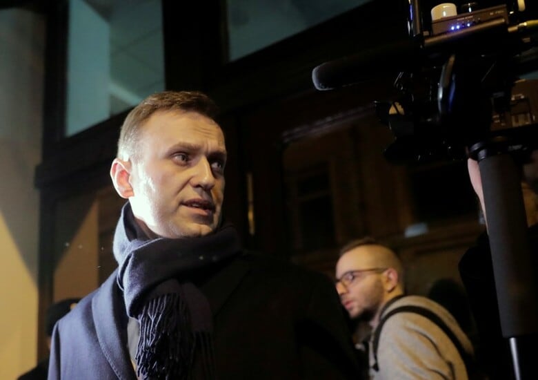 １２月２６日、ロシア大統領選への出馬が却下された反体制派指導者アレクセイ・ナワリヌイ氏（写真）が支持者に選挙ボイコットを呼び掛けている問題を巡り、ロシア当局は呼び掛けが合法なのかどうか調査すると発表した。モスクワで２４日撮影（２０１７年　ロイター/Tatyana Makeyeva）