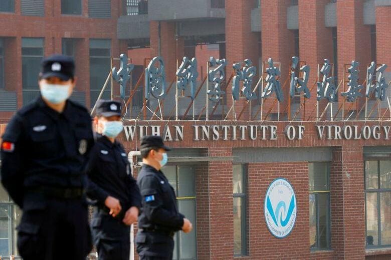 新型コロナウイルスの起源を探るため中国湖北省武漢市を訪問している世界保健機関（WHO）の調査団は、武漢ウイルス研究所（写真）を訪問した（2021年　ロイター／Thomas Peter）