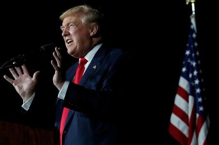 　１１月８日、米下院の運輸経済基盤委員会のビル・シャスター委員長（共和党）は、トランプ次期政権の発足で米航空管制システムが民営化される可能性が高まっているとの見方を示した。写真はニューメキシコ州で１０月撮影（２０１６年　ロイター/Carlo Allegri）
