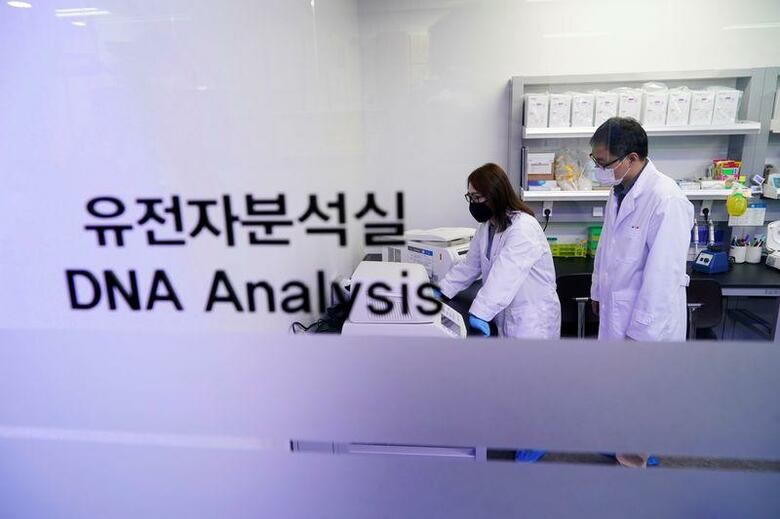 韓国外務省高官は1日、新型コロナウイルス検査を巡り、これまでに世界121カ国から支援を求める要請があったと明らかにした。城南市で26日撮影（2019年　ロイター/KIM HONG-JI）