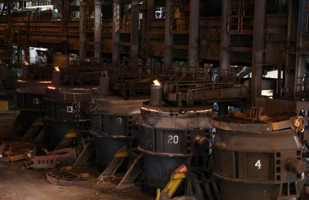 写真は２０２４年２月、豪ポートケンブラにあるブルースコープの製鉄所で撮影。REUTERS/Lewis Jackson