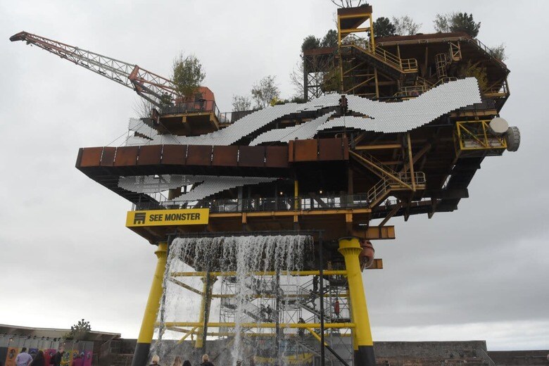 総重量700トンの「シー・モンスター」（筆者撮影）