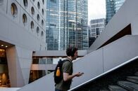 アジアでヘッジファンド投資拡大、「債券4割」の分散効果に疑問
