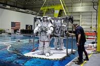NASA有人飛行再開の鍵握る世界初の民間宇宙船　ボーイング･スペースXが熾烈な競争
