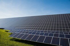 【クイズ】世界で1番「太陽光発電」を導入している国は？