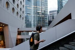 アジアでヘッジファンド投資拡大、「債券4割」の分散効果に疑問