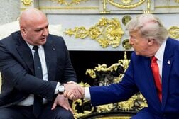 トランプ氏、レバノン大統領と会談　ヒズボラ武装解除など協議