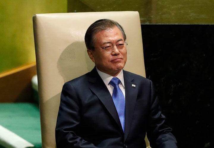 日本と韓国はGSOMIA延長の経緯をめぐって発表が食い違っている　Lucas Jackson-REUTERS