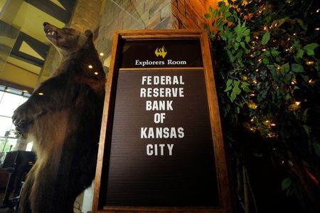 　４月２８日、米カンザスシティー地区連銀は、ワイオミング州ジャクソンホールに世界の中央銀行首脳らが集まる年次経済シンポジウム（ジャクソンホール会合）を今年は開催しない可能性があると明らかにした。写真は２０１１年８月のジャクソンホール会合で撮影（２０２０年　ロイター/Price Chambers）