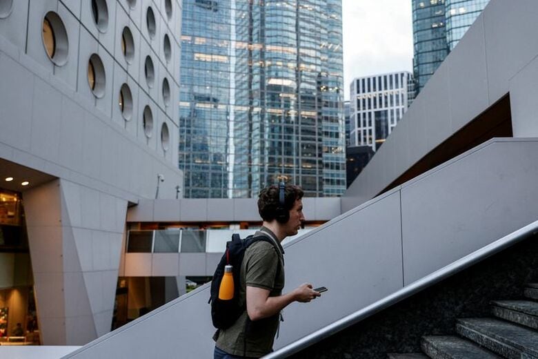 香港の金融街で2023年10月撮影 REUTERS/Tyrone Siu/File Photo