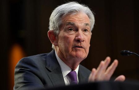 　米連邦準備理事会（ＦＲＢ）のパウエル議長は７日の議会証言で、今後企業や株主の利益が減少した場合、インフレ率を目標水準に低下させたとしても賃金の伸びを維持することは短期的には可能だとし、企業収益がインフレ抑制において果たす役割に言及した（２０２３年　ロイター／Kevin Lamarque）