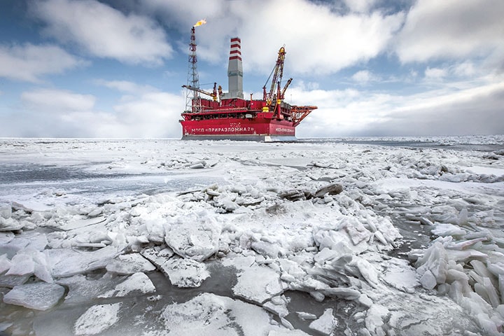 ペチョラ海のプリラズロムノエ油田は北極海で最初の生産油田 Sergey Anisimov-Anadolu Agency/GETTY IMAGES