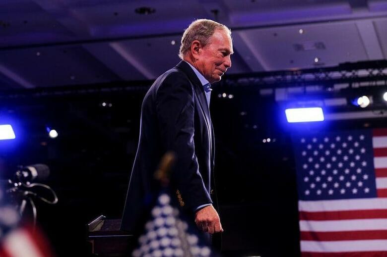 11月米大統領選に向け野党民主党の候補指名を争っていたマイケル・ブルームバーグ前ニューヨーク市長が撤退を表明した。フロリダ州ウエストパームビーチで3日撮影（2020年　ロイター/MARIA ALEJANDRA CARDONA）