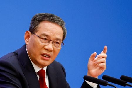 中国の李強首相は７日、先進国への輸出の安定化のために「あらゆる方法を試みる」必要があると言及した。３月１３日撮影（２０２３年　ロイター/Florence Lo/Pool）