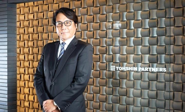 トーシンパートナーズの専務取締役を務める千代谷直之氏。 1990年の入社以来、収益不動産事業に携わり、2013 年 にZOOMブランドの開発を手掛けた。