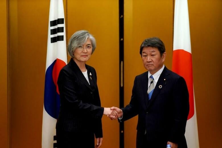 茂木敏充外相は23日、韓国の康京和（カン・ギョンファ）外相と名古屋市で会談し、来月の日韓首脳会談開催に向けて調整を進める方針で一致した。代表撮影（2019年　ロイター）