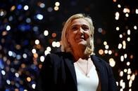 4月の仏大統領選を前に極右ルペン支持者の造反続く　最重鎮もゼムールに鞍替え