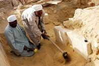 【写真】発掘された「太陽王」の巨像