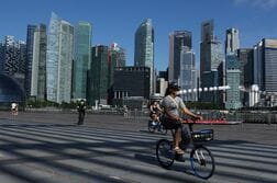 シンガポール、ファンド業界に税優遇措置　香港と競争激化で