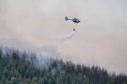欧州各地で山火事、クロアチアで1人死亡　独は2000人避難