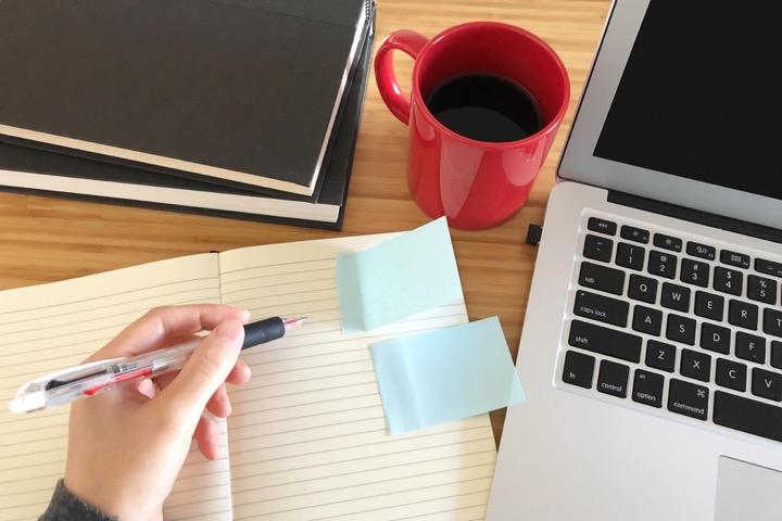 通信講座で学ぶイメージ