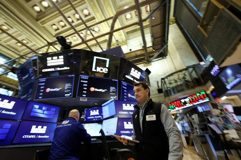 米ニューヨーク証券取引所で７日撮影。REUTERS/Brendan McDermid
